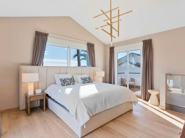 4 Bedrooms Townhouse in Guadalmina Baja
