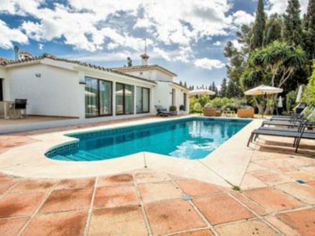 Villa avec 7 Chambres  à San Pedro de Alcántara