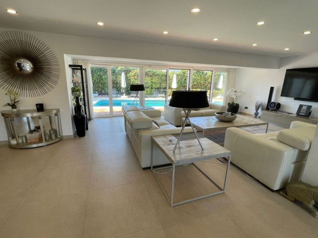 Villa avec 7 Chambres  à San Pedro de Alcántara