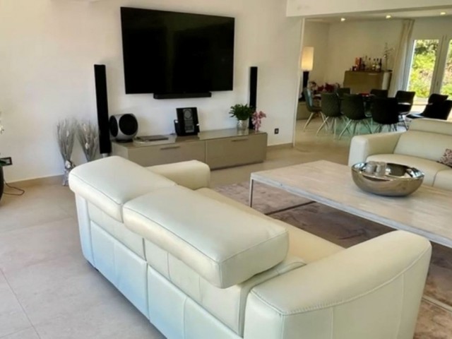 Villa avec 7 Chambres  à San Pedro de Alcántara