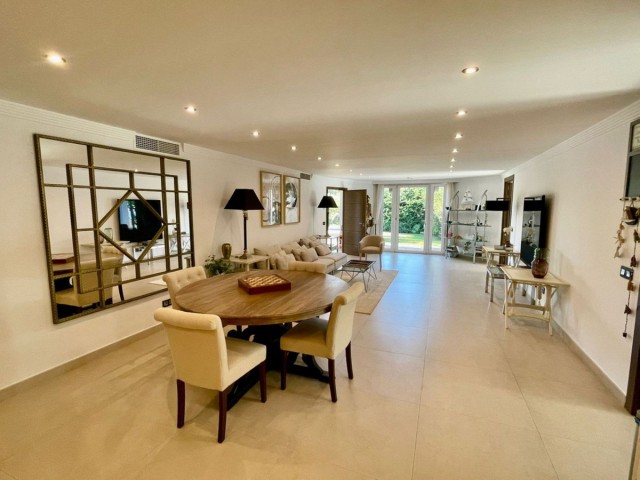 Villa avec 7 Chambres  à San Pedro de Alcántara