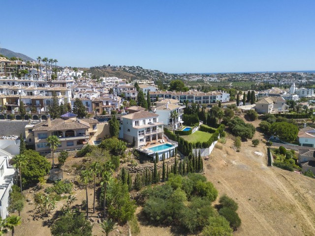 6 Bedrooms Villa in Mijas