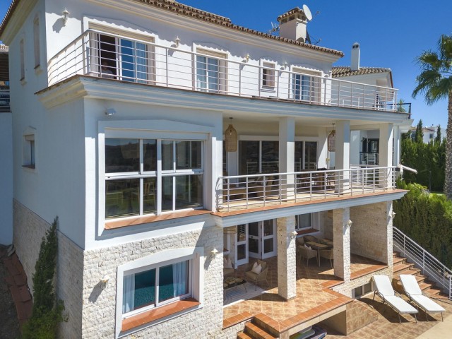 6 Bedrooms Villa in Mijas