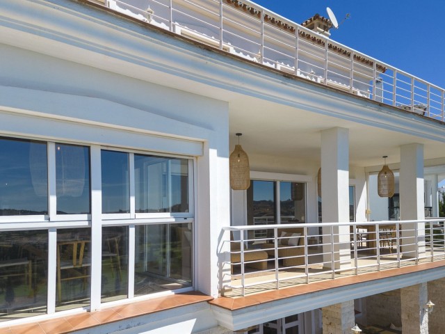6 Bedrooms Villa in Mijas