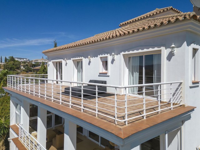 6 Bedrooms Villa in Mijas