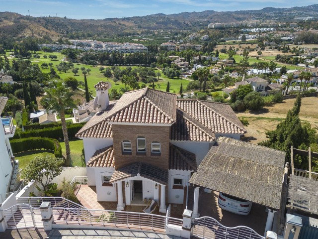 6 Bedrooms Villa in Mijas