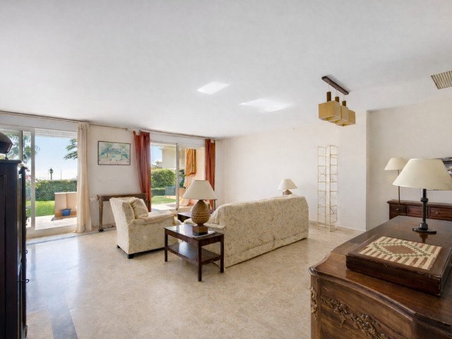 3 Bedrooms Townhouse in Estepona