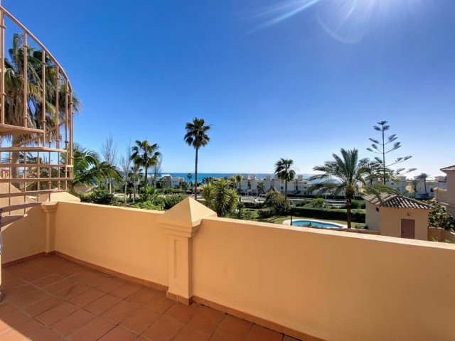 3 Bedrooms Townhouse in Estepona