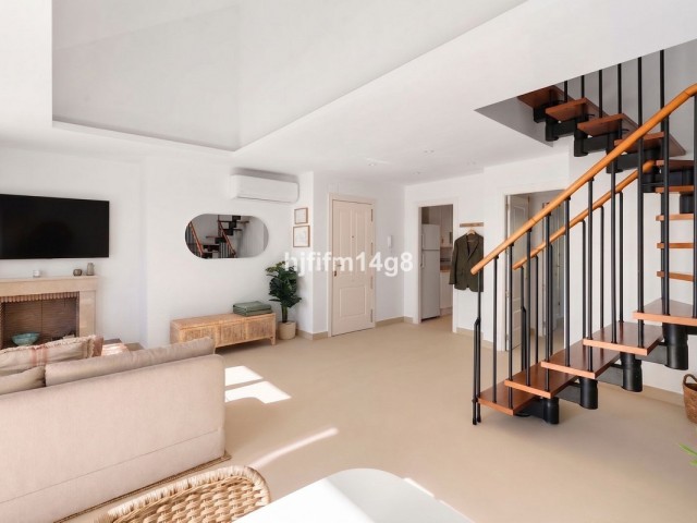 2 Bedrooms Apartment in Nueva Andalucía