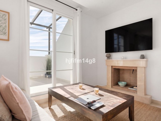 2 Bedrooms Apartment in Nueva Andalucía