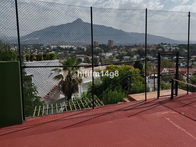 2 Bedrooms Apartment in Nueva Andalucía