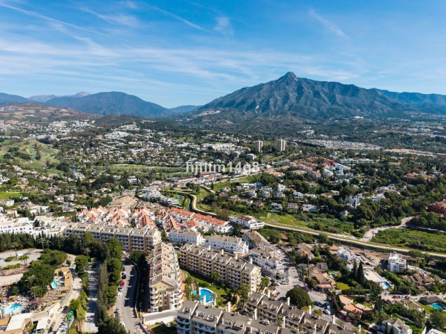 2 Bedrooms Apartment in Nueva Andalucía