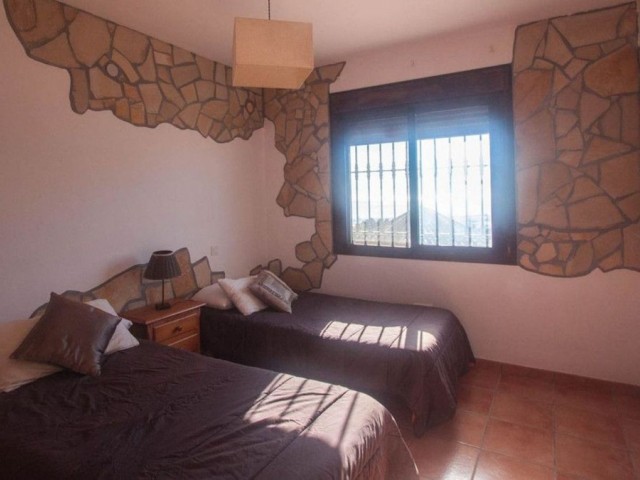 6 Makuuhuoneen Huvila Estepona