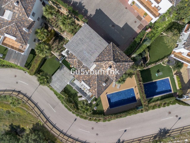 3 Bedrooms Villa in Benahavís