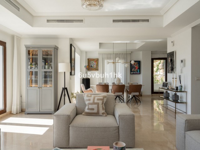 3 Bedrooms Villa in Benahavís