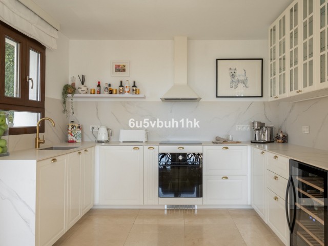 3 Bedrooms Villa in Benahavís