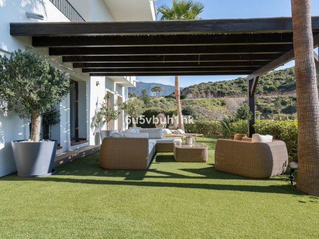 3 Bedrooms Villa in Benahavís