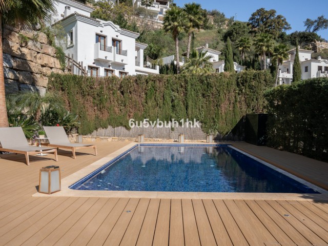 3 Bedrooms Villa in Benahavís