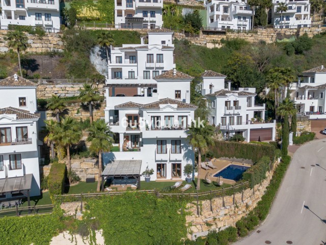 Villa con 4 Dormitorios  en Benahavís