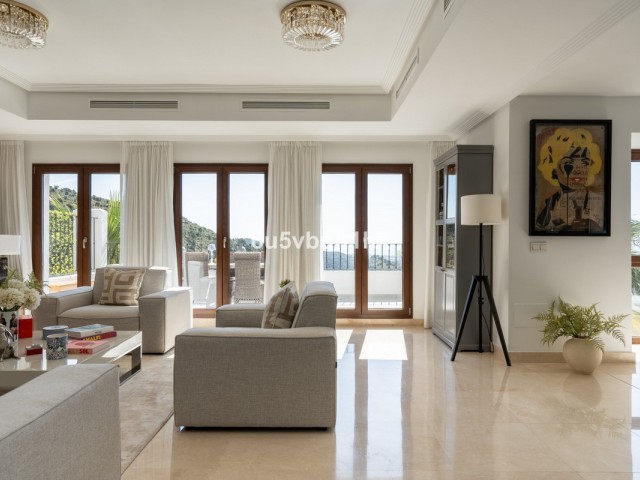 Villa con 4 Dormitorios  en Benahavís