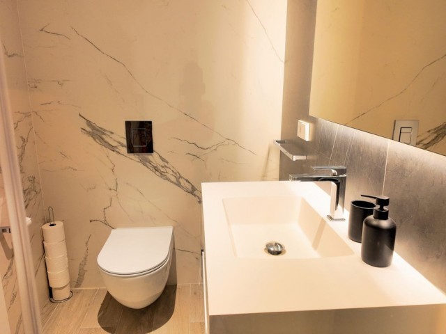 2 Bedrooms Apartment in Benahavís