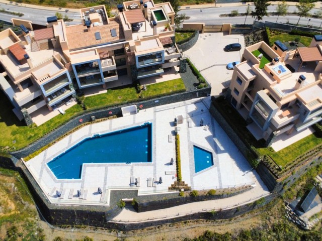 2 Bedrooms Apartment in Benahavís