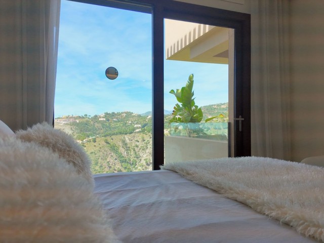 2 Bedrooms Apartment in Benahavís