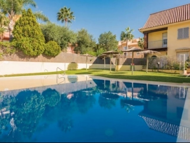 4 Bedrooms Townhouse in San Pedro de Alcántara