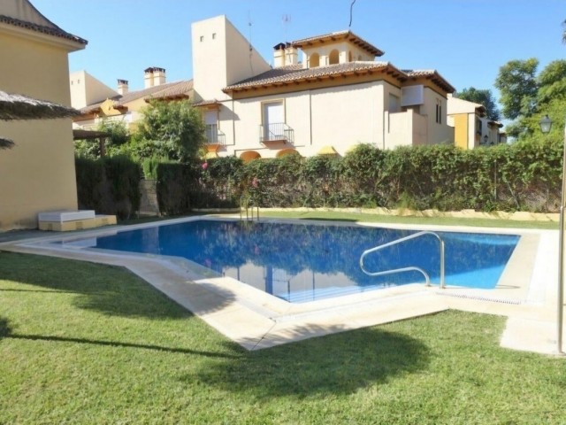 4 Bedrooms Townhouse in San Pedro de Alcántara