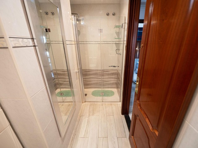 4 Bedrooms Apartment in Málaga