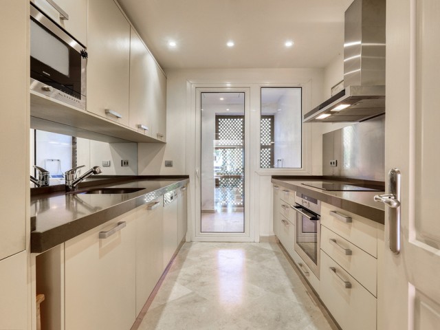 Apartment, Casares, R5361532