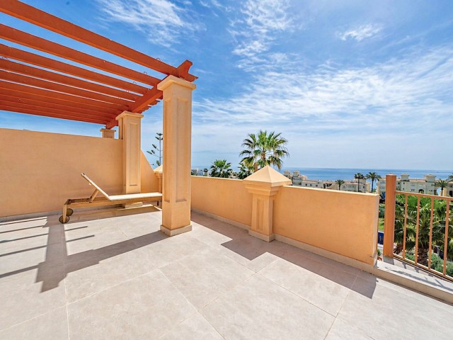 3 Bedrooms Townhouse in Estepona