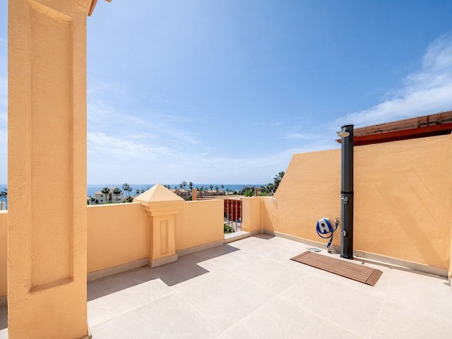 3 Bedrooms Townhouse in Estepona
