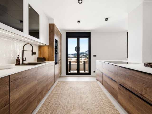 Penthouse avec 3 Chambres  à Torrequebrada