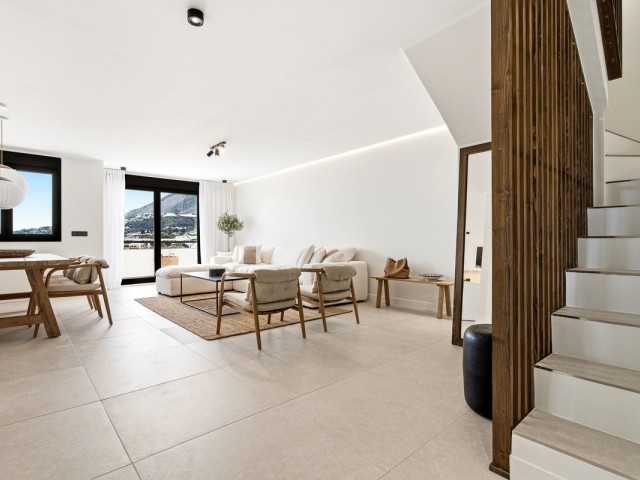 Penthouse avec 3 Chambres  à Torrequebrada