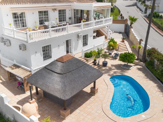 4 Bedrooms Villa in Mijas