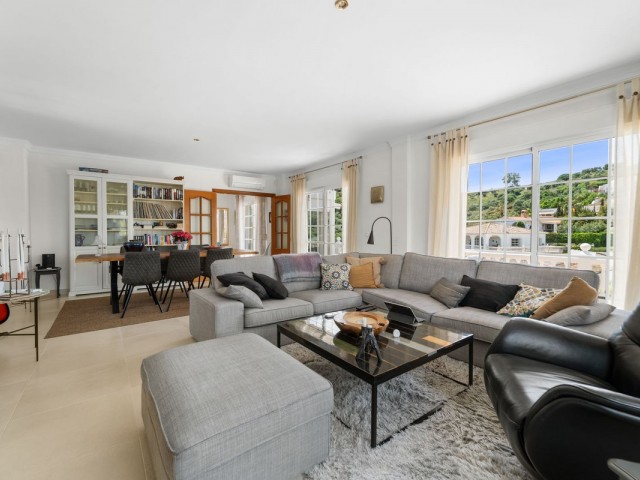 4 Bedrooms Villa in Mijas