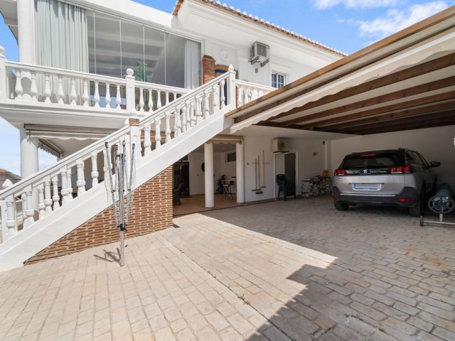 4 Bedrooms Villa in Mijas