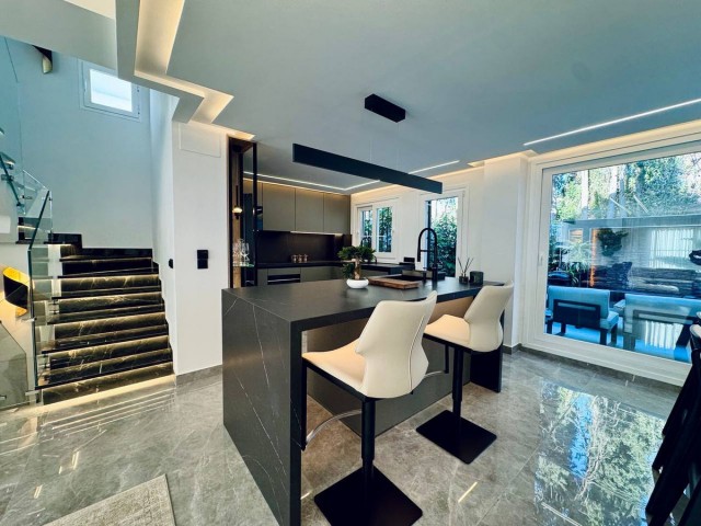 3 Bedrooms Townhouse in Marbella