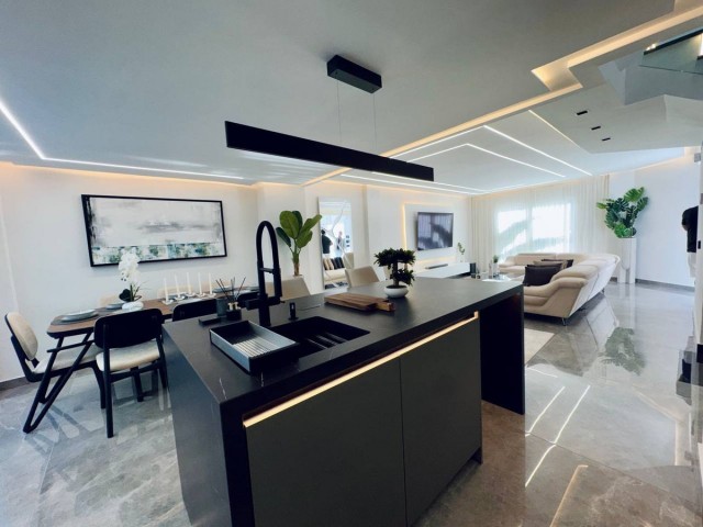3 Bedrooms Townhouse in Marbella