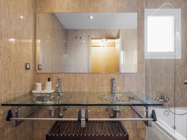 Appartement avec 2 Chambres  à Estepona