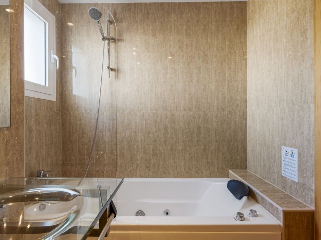 Appartement avec 2 Chambres  à Estepona