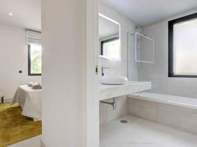 2 Soveroms Leilighet i Estepona