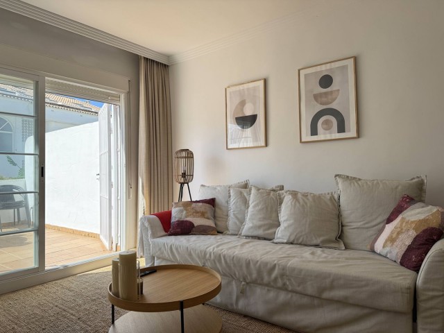 Apartment, Nueva Andalucia, R5361988