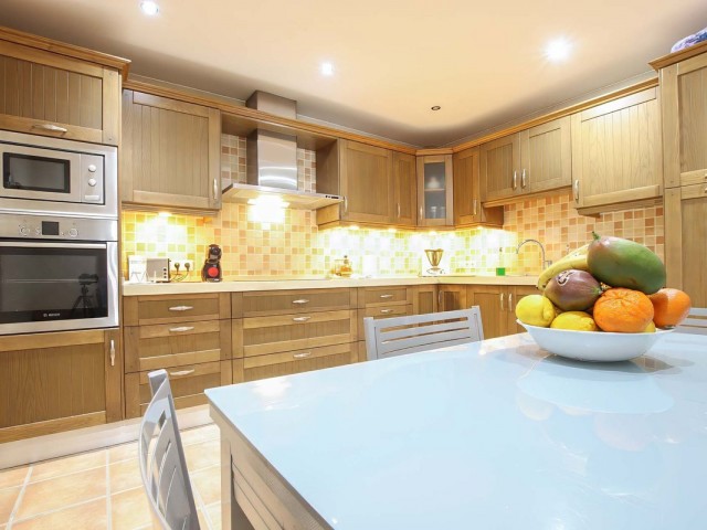 3 Bedrooms Apartment in Puerto Banús