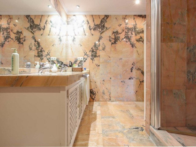 3 Bedrooms Apartment in Puerto Banús