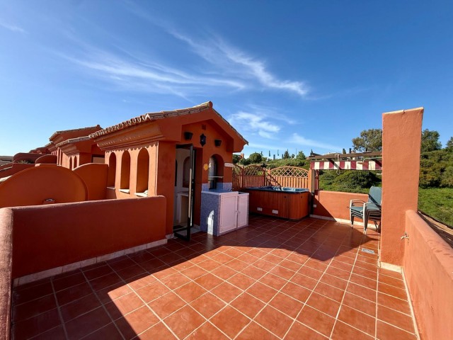 3 Bedrooms Apartment in Estepona