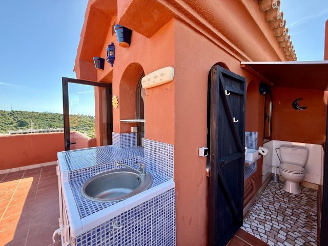 3 Bedrooms Apartment in Estepona