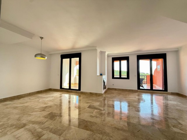 3 Bedrooms Apartment in Estepona