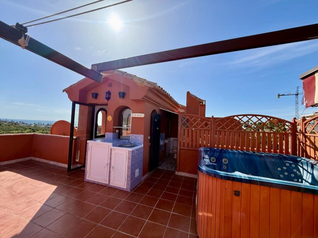3 Bedrooms Apartment in Estepona
